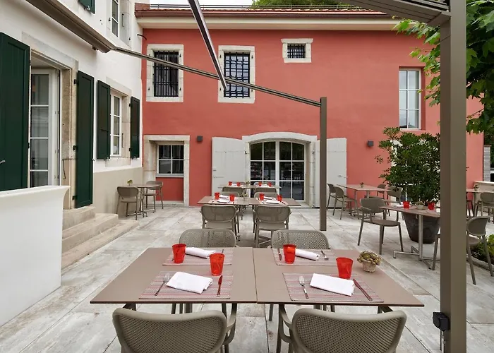 Hotel La Croix-blanche 3*